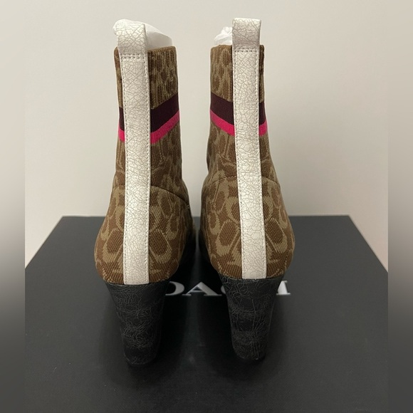 Coach Tasha Signature Knit Bootie, Brown Size
6.5 - Picture 3 of 5
